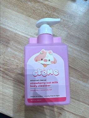 Crème Strawberry Oat Milk Body Cleanser - Pink